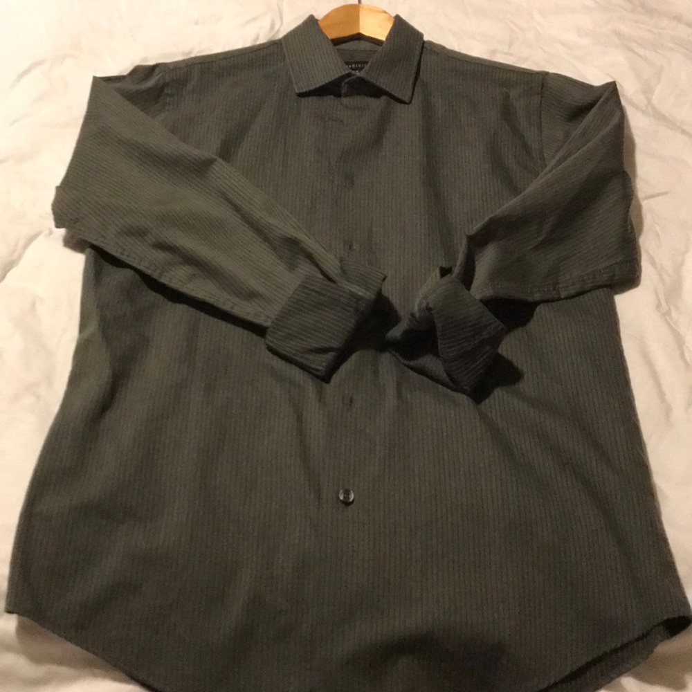 Men’s SMALL dress shirt